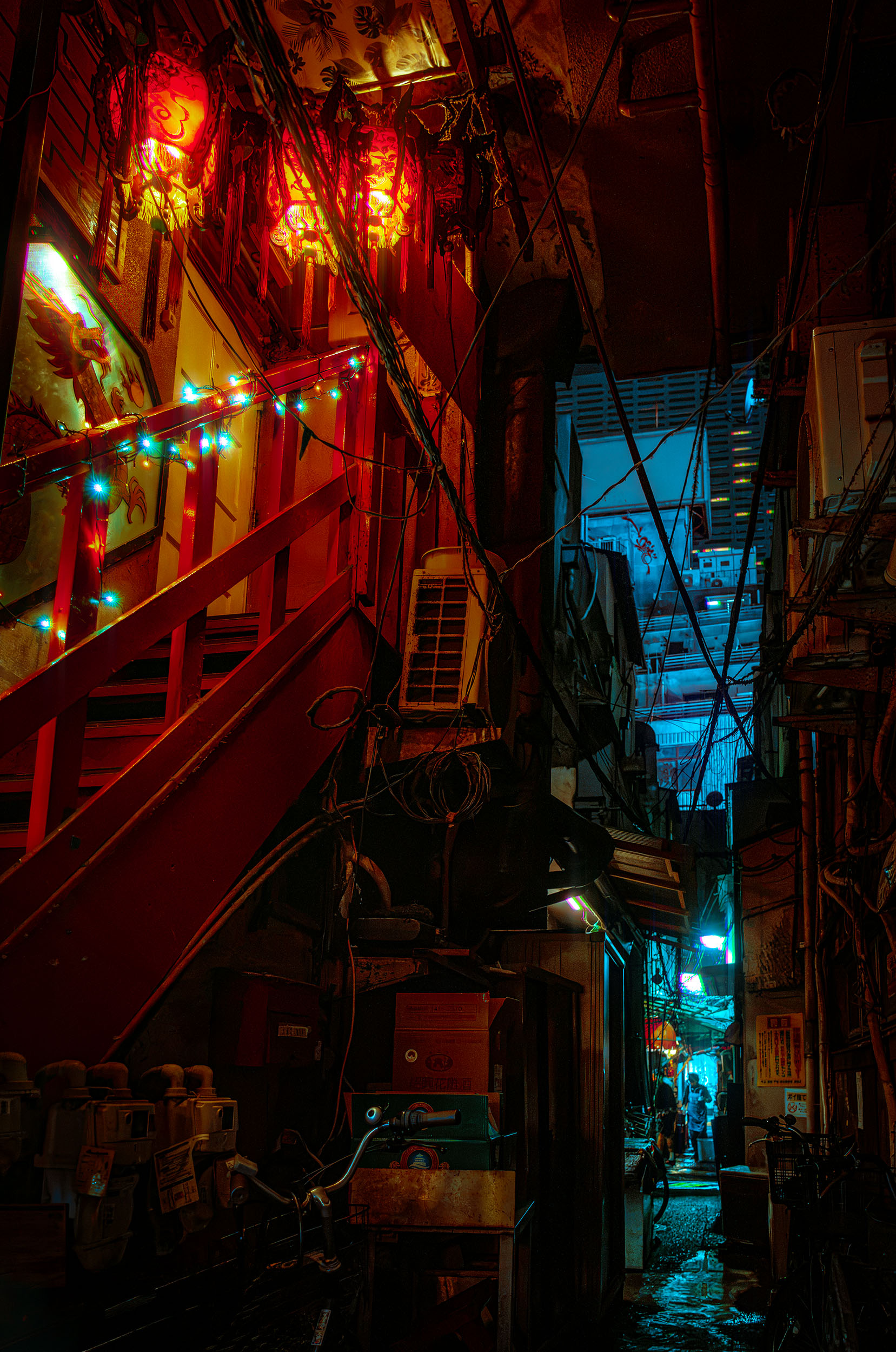 Narrow alley in Kabukicho at night, Tokyo, Japan, red stairs and lanterns in the foreground, tangled cables overhead, glowing blue passage visible in the distance, cyberpunk atmosphere